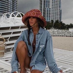 Billabong x Smiley Bucket hat